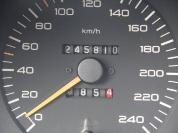 Peugeot 605